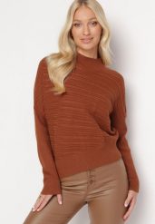 Brązowy Sweter z Wełną o Asymetrycznym Fasonie z Tłoczeniem Sarositte. Brązowe swetry klasyczne damskie Born2be, z wełny, z asymetrycznym kołnierzem. Za 159.99 zł.