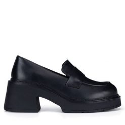 Mokasyny GINO ROSSI. Czarne mokasyny damskie Gino Rossi, bez obcasa. Za 329.99 zł.