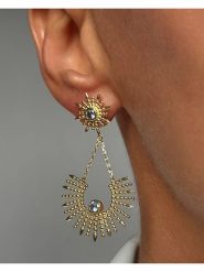 Les Petites Précieuses Pozłacane kolczyki-wkrętki z cyrkoniami rozmiar: onesize. Niebieskie kolczyki damskie Les Petites Précieuses, z cyrkonią, pozłacane. Za 173.99 zł.