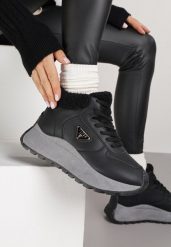Czarne Sneakersy Śniegowce Vices na Platformie Ozdobione Trójkątną Aplikacją Ficebia. Czarne obuwie sportowe damskie Renee, z jeansu, bez zapięcia. Za 109.99 zł.