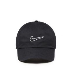 Czapka z daszkiem Nike Club Cap. Czarne czapki z daszkiem damskie Nike, bez wzorów. Za 99.99 zł.