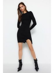 Trendyol Sukienka w kolorze czarnym rozmiar: L. Czarne sukienki damskie Trendyol, bez wzorów, prążkowane, bez ramiączek. Za 52.17 zł.