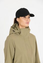 Czapka z daszkiem Whistler Viken. Czarne czapki z daszkiem damskie WHISTLER, na lato, bez wzorów, z elastanu. Za 85.99 zł.