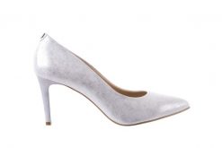 Czółenka Bayla-056 1816-1089 Srebrny Metaliczny 20, Skóra naturalna - 41. Szare czółenka damskie Bayla, bez wzorów, z materiału, bez obcasa, na obcasie. W wyprzedaży za 152.10 zł.