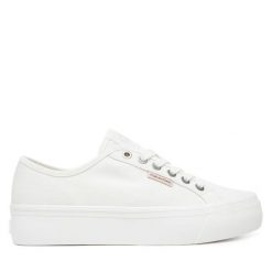 Tenisówki Calvin Klein Jeans. Białe trampki damskie Calvin Klein Jeans, bez wzorów, z jeansu, bez zapięcia. Za 209.99 zł.