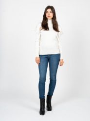 Guess Jeansy "Skinny" | W1YA46D4GV2 | Kobieta | Niebieski. Niebieskie jeansy damskie Guess, z aplikacjami, z bawełny. W wyprzedaży za 219.00 zł.