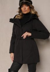 Czarna Długa Kurtka Pikowana z Bawełną i Kapturem Ozdobiona Paskiem z Klamrą Seniraen. Czarne kurtki damskie Renee, l, bez wzorów, z bawełny. Za 159.99 zł.