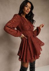 Czerwona Rozkloszowana Sukienka z Siateczki z Ozdobnym Tłoczeniem Zenessalia. Czerwone sukienki damskie Renee, bez wzorów, z jeansu, eleganckie, bez ramiączek. Za 159.99 zł.