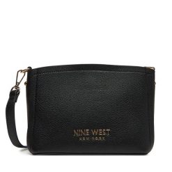 Torebka Nine West. Czarne listonoszki damskie Nine West, bez wzorów, bez dodatków. Za 199.99 zł.