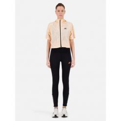 Kurtka przeciwwiatrowa krótka Damska Bieganie VENTIL WINDBREAKER. Brązowe kurtki damskie BODYCROSS, na zimę, xl, bez wzorów, z materiału, bez kaptura. Za 490.99 zł.