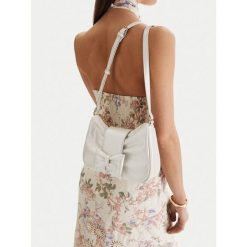 Torebka JENNY. Brązowe listonoszki damskie Jenny, bez wzorów, bez dodatków. Za 119.99 zł.