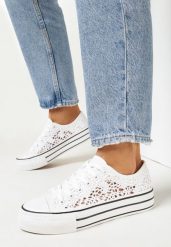 Białe Ażurowe Trampki Przed Kostkę Russi. Białe trampki damskie Born2be, w ażurowe wzory, z jeansu, przed kostkę, bez zapięcia. Za 79.99 zł.