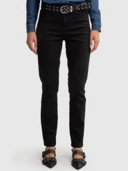 Jeansy damskie slim z wysokim stanem czarne Kitty High Waist 915. Czarne jeansy damskie Big Star, z podwyższonym stanem. W wyprzedaży za 279.99 zł.
