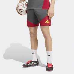 Spodenki piłkarskie treningowe ADIDAS AS Roma sezon 2026-2027. Spodenki sportowe damskie Adidas, s, bez wzorów, z materiału, z standardowym stanem, na fitness i siłownię, climacool (adidas). Za 199.99 zł.