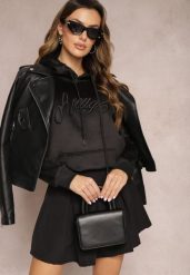 Czarna Welurowa Bluza z Haftowanym Napisem Hastte. Czarne bluzy damskie Renee, l, z aplikacjami, z polaru, z kapturem. Za 99.99 zł.
