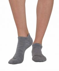 Skarpety krótkie unisex wełniane Brubeck Merino Wool. Czarne skarpetki damskie Brubeck, bez wzorów, z dzianiny. Za 26.99 zł.