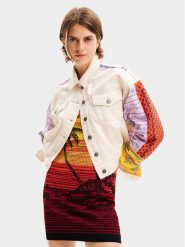 Desigual Kurtka jeansowa Julie 24SWED02 Écru Regular Fit. Kurtki damskie Desigual, xl, bez wzorów, z bawełny, bez kaptura. Za 849.99 zł.