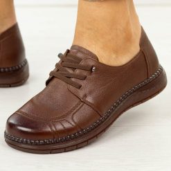 Brązowe skórzane półbuty damskie Vinceza 107240. Brązowe półbuty damskie VINCEZA, na jesień, bez wzorów, z dzianiny, z okrągłym noskiem, bez obcasa, na płaskiej podeszwie, bez zapięcia. Za 239.00 zł.