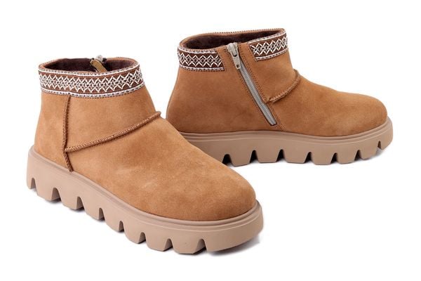 RIEKER W2074-24 brown, botki damskie. Brązowe botki damskie Rieker, bez obcasa, bez zapięcia. Za 259.94 zł.