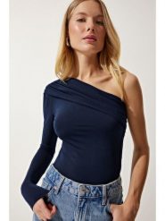 Happiness Istanbul Koszulka w kolorze granatowym rozmiar: 40. Niebieskie koszulki damskie Happiness Istanbul, bez wzorów, bez kołnierzyka, bez ramiączek. Za 56.99 zł.