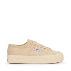 Sneakersy damskie Superga 2740 Linen. Białe obuwie sportowe damskie Superga, bez zapięcia. W wyprzedaży za 294.00 zł.