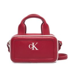 Torebka Calvin Klein. Czerwone torebki klasyczne damskie Calvin Klein, bez dodatków. Za 369.99 zł.