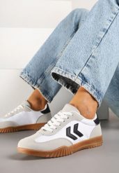 Białe Sneakersy w Stylu Klasycznych Tenisówek z Ozdobnymi Przeszyciami Napilia. Białe obuwie sportowe damskie Born2be, z jeansu, bez zapięcia, tenisowe. Za 89.99 zł.