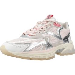 Buty VICTORIA 8809101V Rose. Czerwone obuwie trekkingowe damskie Victoria, ze skóry, bez zapięcia. Za 398.99 zł.