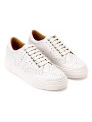 British Passport Skórzane sneakersy w kolorze białym rozmiar: 37. Białe obuwie sportowe damskie British Passport, bez zapięcia. Za 347.99 zł.