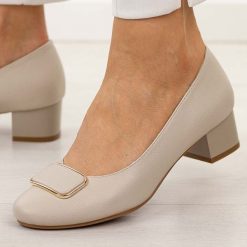 Czółenka wt damskie na obcasie M.Daszyński Sa210-8. Szare czółenka damskie M.Daszyński, bez wzorów, ze skóry, z okrągłym noskiem, bez obcasa, na obcasie. Za 189.00 zł.