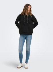 ONLY Bluza w kolorze czarnym rozmiar: M. Czarne bluzy damskie Only, m, bez wzorów, z kapturem. Za 139.95 zł.