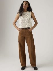 Levi's Spodnie w kolorze karmelowym rozmiar: W28/L30. Brązowe spodnie materiałowe damskie Levi's, z aplikacjami, z bawełny. Za 180.06 zł.
