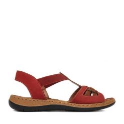 Sandały Go Soft. Czerwone sandały damskie GO SOFT, bez wzorów, bez obcasa, na płaskiej podeszwie, bez zapięcia. Za 179.99 zł.