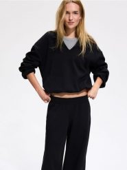Bluza z bawełną - czarny. Czarne bluzy damskie Reserved, l, bez wzorów, z bawełny, bez kaptura. Za 129.99 zł.