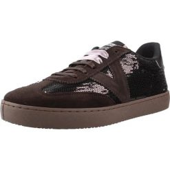 Buty VICTORIA 1126246V Brązowy. Brązowe obuwie trekkingowe damskie Victoria, ze skóry, bez zapięcia. Za 323.99 zł.
