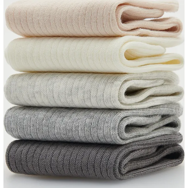 Skarpetki 5 pack - ciemnoszary. Szare skarpetki damskie Reserved, bez wzorów. Za 49.99 zł.