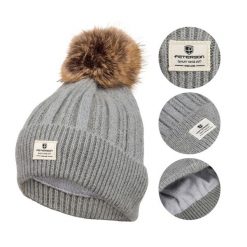 Ciepła czapka damska z futrzanym pomponem szara Peterson PTN HAT-09. Szare czapki damskie Peterson, na jesień, bez wzorów, z futra. Za 59.99 zł.
