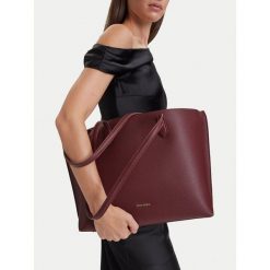 Torebka GINO ROSSI. Czerwone shopper bag Gino Rossi, bez wzorów, bez dodatków. Za 299.99 zł.