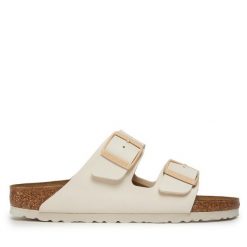 Klapki Birkenstock. Brązowe klapki damskie Birkenstock, bez wzorów, bez obcasa, bez zapięcia. Za 299.99 zł.