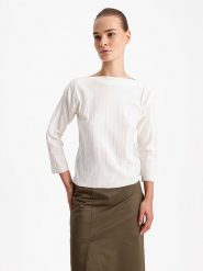 BGN Sweter w kolorze kremowym rozmiar: 40. Białe swetry klasyczne damskie BGN, bez kołnierzyka. Za 92.21 zł.
