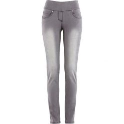 Dżinsy Straight, mid waist, super stretch, z wygodnym paskiem. Niebieskie jeansy damskie bonprix. Za 117.99 zł.
