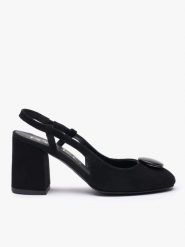 Czarne welurowe czółenka slingback bez pięty z ozdobą. Czarne czółenka damskie Ryłko, z aplikacjami, z gumy, z okrągłym noskiem, bez obcasa, na obcasie. Za 399.99 zł.