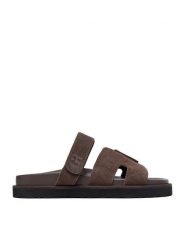 GINO ROSSI Klapki C-CLB-P1927A Brązowy ciemny. Brązowe klapki damskie Gino Rossi, bez wzorów, ze skóry, bez obcasa, bez zapięcia. Za 179.99 zł.