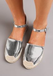 Srebrne Płaskie Espadryle z Zakrytym Noskiem Ozdobione Plecionką Beliosa. Szare espadryle damskie Born2be, bez wzorów, bez obcasa, na płaskiej podeszwie. Za 79.99 zł.