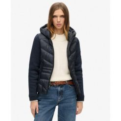 Kurtka hybrydowa z kapturem Storm Knit od SUPERDRY. Niebieskie kurtki damskie Superdry, bez wzorów, z kapturem. W wyprzedaży za 391.75 zł.