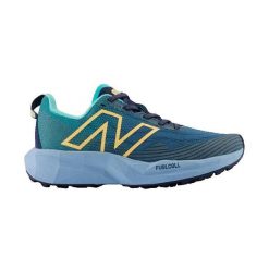 Buty New Balance FuelCell Venym niebieskie. Niebieskie obuwie sportowe damskie New Balance, z gumy, bez zapięcia, do biegania. Za 567.25 zł.