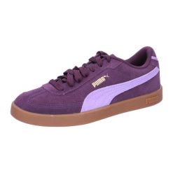 Zamszowe buty sportowe Puma Club II Era. Fioletowe obuwie sportowe casual damskie Puma, z zamszu, bez zapięcia. W wyprzedaży za 258.10 zł.