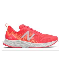 Buty do biegania damskie New Balance WCH996P4. Brązowe obuwie sportowe damskie New Balance, z materiału, bez zapięcia, do biegania. Za 459.00 zł.