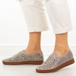 Multi skórzane półbuty damskie Filippo Dp6830/26. Półbuty damskie Filippo, na lato, bez wzorów, z jeansu, bez obcasa, bez zapięcia. W wyprzedaży za 192.72 zł.