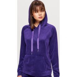 Odzież damska: Welurowa bluza hoodie - Fioletowy